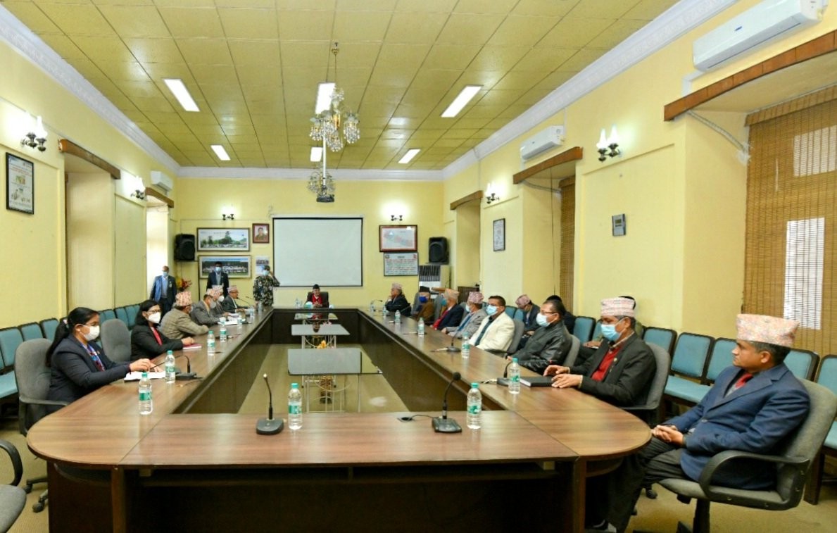 oli in election commision (2).jpg