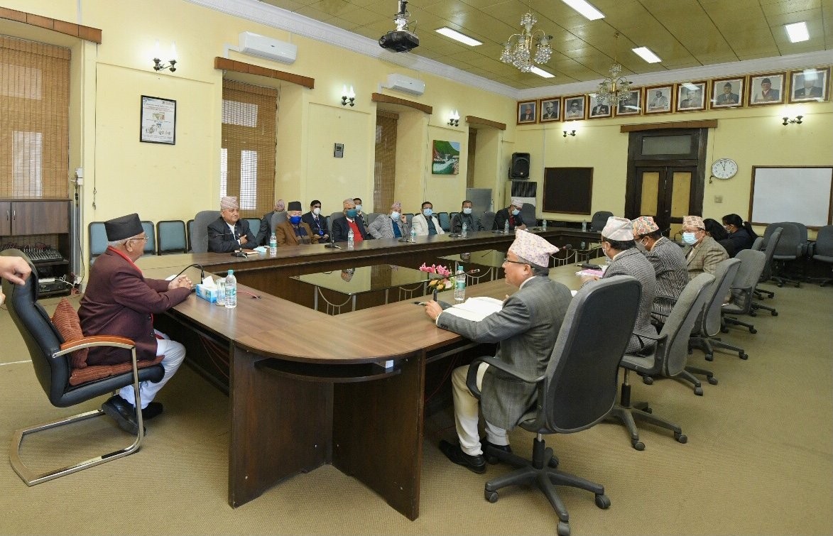 oli in election commision (3).jpg
