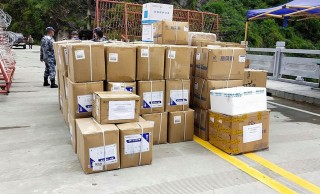 चीनद्वारा सिन्धुपाल्चोकलाई स्वास्थ्य सामग्री सहयोग