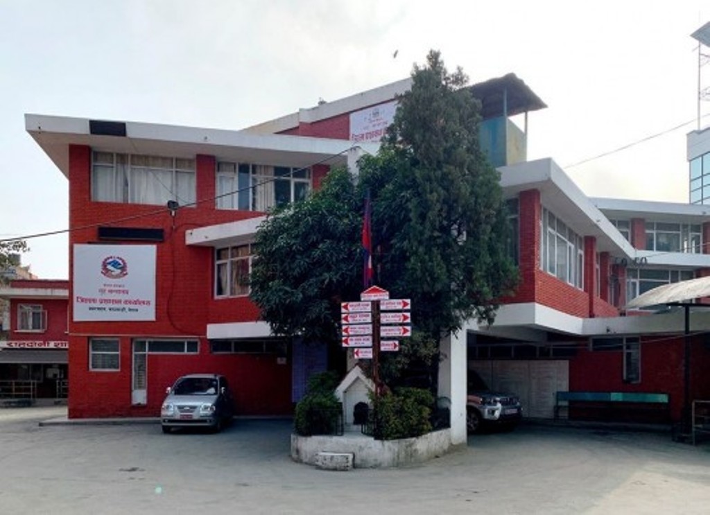 काठमाडौं भित्रिने र बाहिरिनेका लागि दिइने पास पूर्णरूपमा बन्द