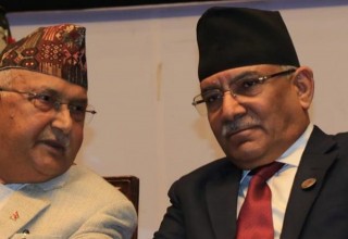 ओली–दाहालबीच मुख्यमन्त्री परिवर्तनसँगै मन्त्रिपरिषद हेरफेरबारे छलफल!