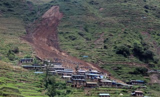 सिन्धुपाल्चोक पहिरोमा परि मृत्यु हुनेको संख्या १३ पुग्यो