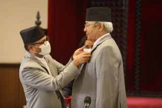 संविधानको काइते व्याख्या गरे दलहरु छिट्टै लखेटिने संविधानविदको चेतावनी