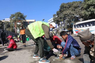 महानगरपालिकाको चेतावनी टेरेनन् अभियन्ताले, आज पनि खुवाइयो खुलामञ्चमा खाना