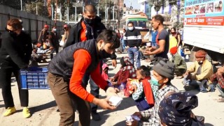 अब खुलामञ्चमा होइन थापाथलीमा निःशुल्क खाना  !