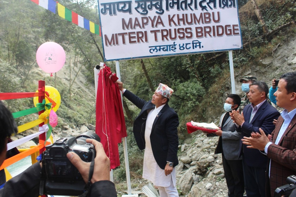 बाहाना नगरी चुनौतिहरुसँग नभाग्ने हो भने काम गर्न सकिन्छ: शेरधन राई