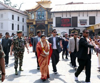 पशुपतिनाथमा राष्ट्रपतिको क्षमा पूजा, बुधबारदेखि दर्शनका लागि खुला