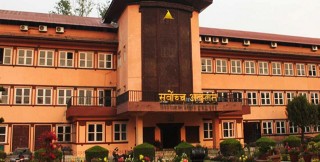 पशुपतिमा सुनको जलहरी लगाउने निर्णयविरुद्ध सर्वोच्चमा रिट