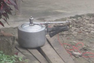 अरनिको राजमार्गमा भेटिएको बम डिस्पोज