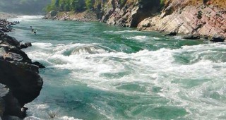 कर्णाली नदीमा बेपत्ता भएका थप दुईजनाको शव भेटियो, एकजना अझै बेपत्ता