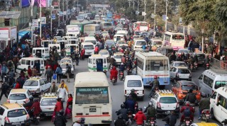 कोरोना जोखिम  : सार्वजनिक यातायातमा कडाइ, मास्क र भौतिक दूरी अनिवार्य