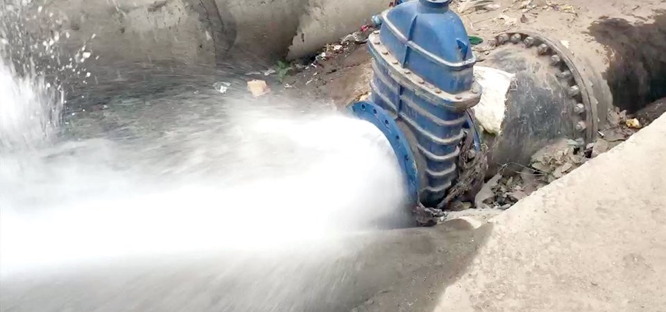 तीन सय स्थानका सडकमा मेलम्चीको पानी चुहावट