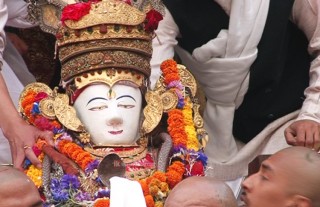 वर्षा र सहकालका देवता सेतो मच्छेन्द्रनाथको रथयात्रा आजबाट सुरु हुँदै