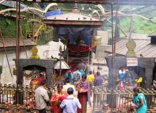 आज चैते दसैँ, नवदुर्गा भगवतीको पूजा गरी मनाइँदै