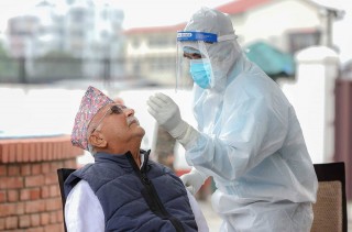 प्रधानमन्त्रीको कोरोना रिपोर्ट नेगेटिभ, प्रेस सल्लाहकार र स्वकीय सचिवलाई पुनः संक्रमण
