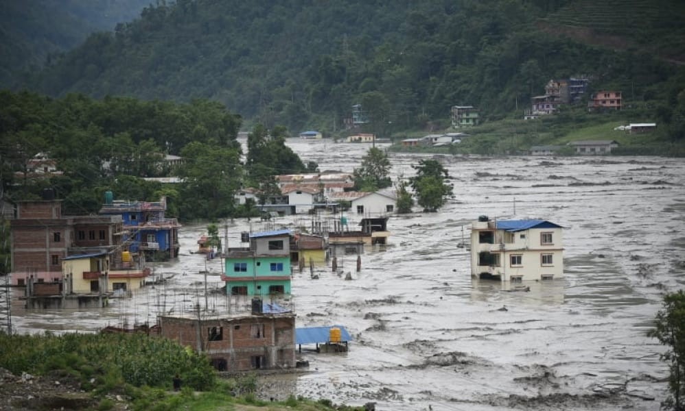 मेलम्चीमा फसेका ३७ जनाको उद्धार जारी, लमजुङमा १४ घर बाढीले बगायो