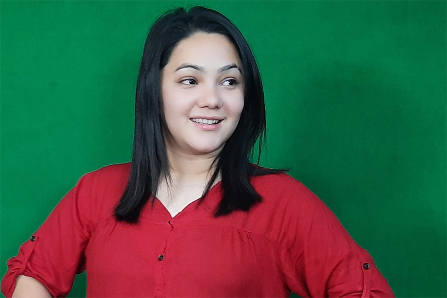 मन्त्री श्रेष्ठलाई बर्खास्त गर्न माग गर्दै रुपा सुनार सर्वोच्चमा