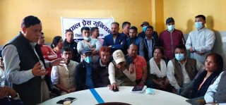 पत्रकार शिवाकोटीद्धारा हजुरबुवाको स्मृतिमा गृहजिल्लामा पुरस्कार स्थापना