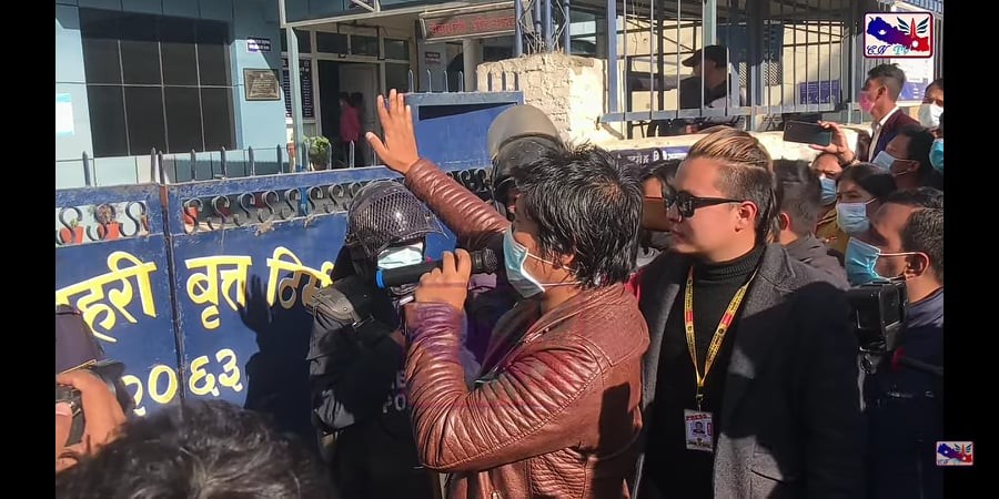 पत्रकार कुशलवका आक्रमणकारीलाई तीन दिन भित्र पक्रिने प्रहरीको प्रतिवद्धता