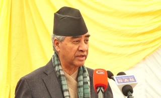 नेपाली निर्माण व्यवसायीले एमसीसीको ठेक्का लिने हिम्मत गर्नुस् : प्रधानमन्त्री