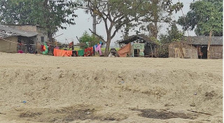 भारतको अर्को दादागीरी  :  नेपाली भूभाग डुब्ने गरी सुस्तामा सडक बनाउँदै 