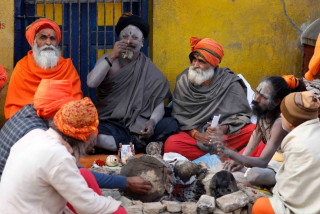 महाशिवरात्रिमा पशुपति आएका साधुसन्तको बिदाइ, ८ हजारसम्म दक्षिणा दिइयो
