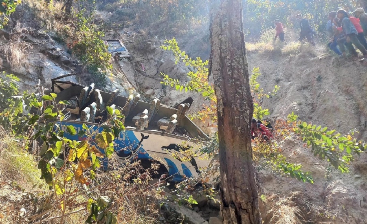 संखुवासभा बस दुर्घटनामा ज्यान गुमाएका १४ जनाकै सनाखत, एउटै नगरपालिकाका ११ जना