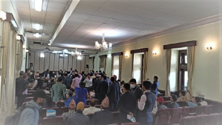 निर्वाचन आयोगको बैठकः दलहरुसँग छलफल नै नगरी प्रतिबद्धता पत्रमा हस्ताक्षर खोजेपछि चर्काचर्की