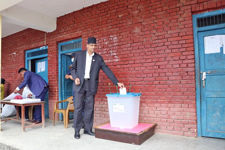 सभामुख  सापकोटाले गरे मतदान