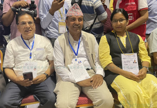 रेनु फेरि झिनो मतले विजयभन्दा अगाडि