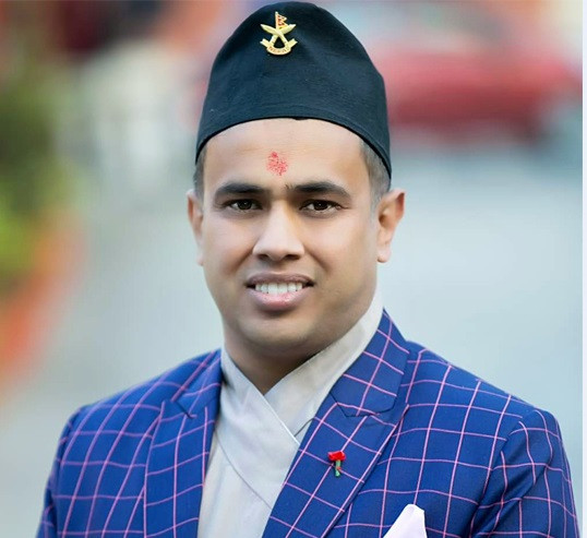 अधिकृत छोडेर मेयरमा उम्मेदवारी दिएका गिरीको जमानत जफत, फेरि अधिकृतको जागिर खाँदै