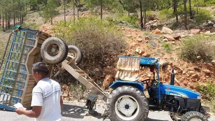 अछाममा मलामी बोकेको ट्याक्टर दुर्घटना : १ जनाको मृत्यु, २४ घाइते