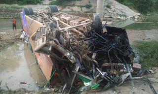 बस दुर्घटना अपडेट : मृतक ९ जनामध्ये ५ जनाको सनाखत