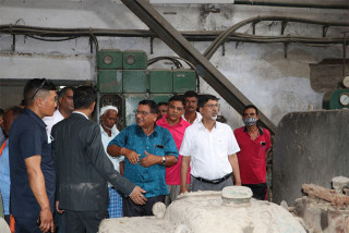 वीरगञ्ज चिनी कारखाना पुनः सञ्चालन गर्ने तयारी, अर्थमन्त्री शर्माद्वारा निरीक्षण 