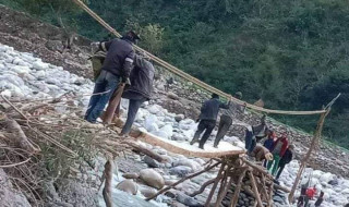 फट्के तर्दा सेती नदीमा खसेर गर्भवतीको मृत्यु