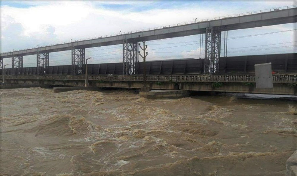 सप्तकोशी ब्यारेजको सबै ढोका खुला गर्न अनेरास्ववियुको माग