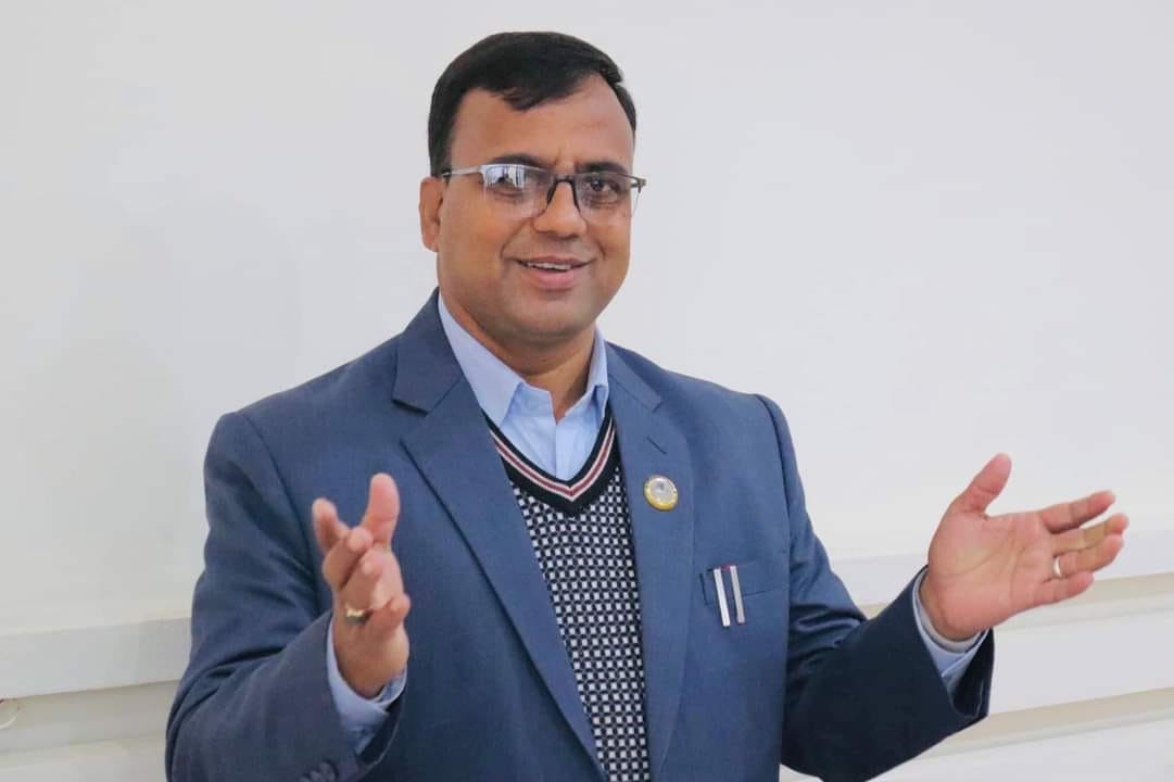 बाजुरामा कांग्रेसका बद्री पाण्डेले लिए सुरुआती अग्रता
