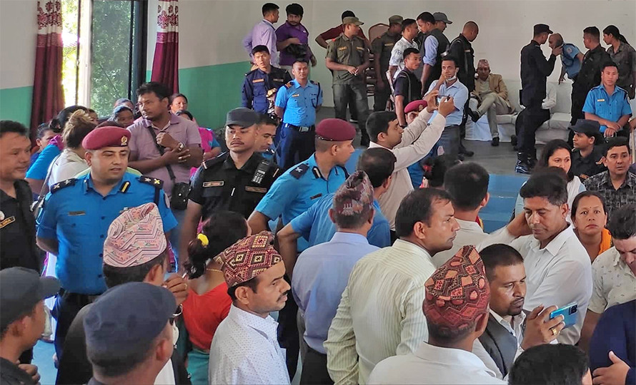 वडाध्यक्षलाई स्वीमिङ पुलमा धकेल्ने डीएसपीमाथि छानबिन हुने 