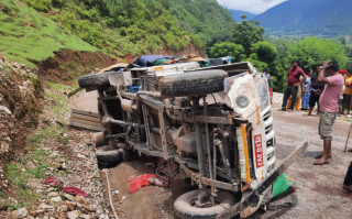 प्युठानमा तीर्थयात्री बोकेको जीप दुर्घटना : एक जनाको मृत्यु, १४ घाइते