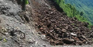 कास्कीमा पहिरोमा पुरिँदा १ जनाको मृत्यु, २ घाइते
