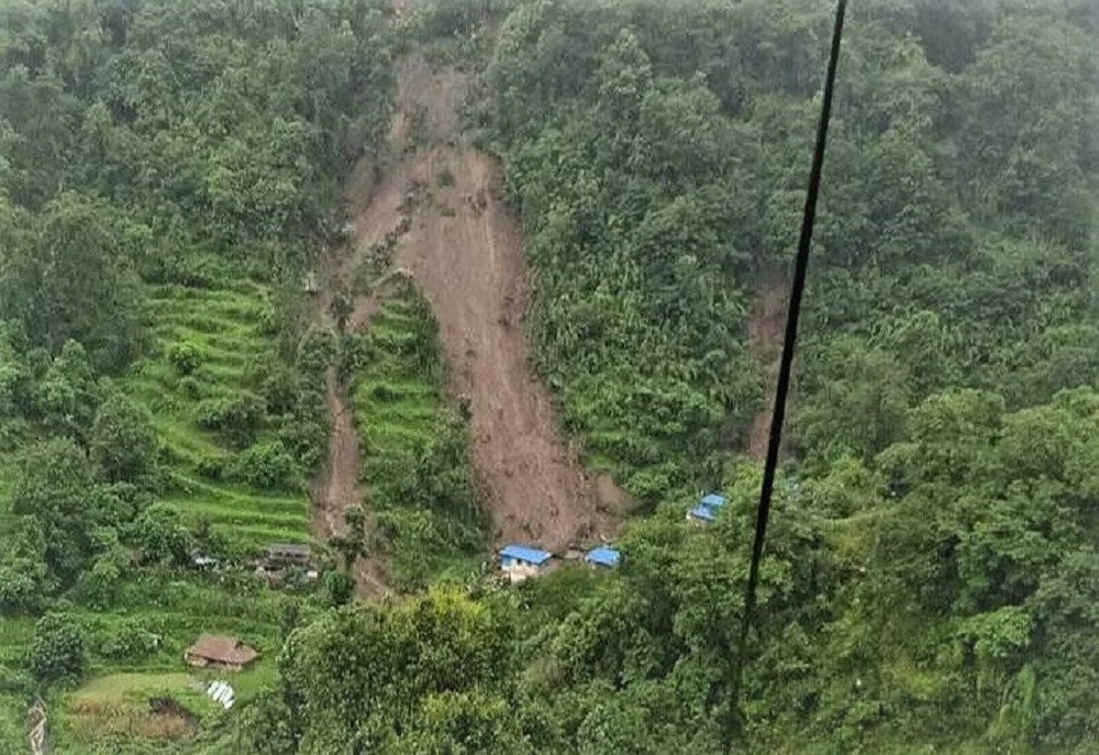 म्याग्दीमा पहिरोले घर बगाउँदा  एकै परिवारका पाँच जनाको मृत्यु