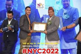 पत्रकार विष्ट मिडिया प्रसनालिटि अफ द इयर अवार्डबाट सम्मानित 