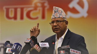 ‘कांग्रेसलाई शत्रु ठाने हामी सकिन्छौं’: माधव नेपाल