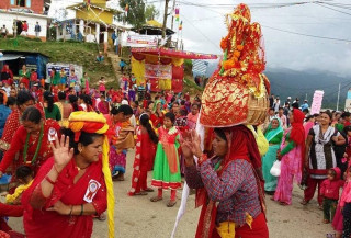 सुदूरपश्चिममा धुमधामका साथ गौरा भित्र्याइयो