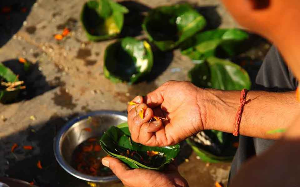आजदेखि सोह्र श्राद्ध सुरु, श्राद्ध रोकिए के गर्ने ?