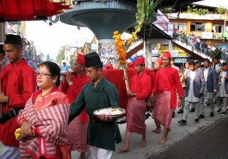 आज नवरात्रको सातौँ दिन : दसैँघरमा फूलपाती भित्र्याइँदै