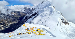 मनास्लु हिमालमा फेरि हिमपहिरो : एक जनाको मृत्यु