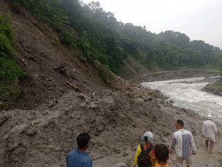 कालिकोटमा मलामी जाँदा पहिरोसँगै तीला नदीमा बेपत्ता भएका १३ जनाको पहिचान खुल्यो, खोजी कार्य जारी