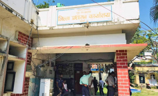 ५ हजार घुससहित पर्साको प्रशासन कार्यालयबाट कम्प्युटर अपरेटर पक्राउ
