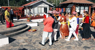 शीतलनिवासमा खेलियो देउसी–भैलो